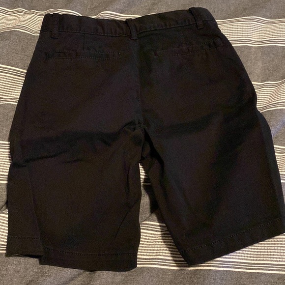 Children’s Place shorts - Picture 2 of 2